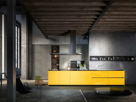 Cucina Design con isola Omicron composizione 13 in laccato lucido giallo zolfo e laccato urban ghisa di Armony