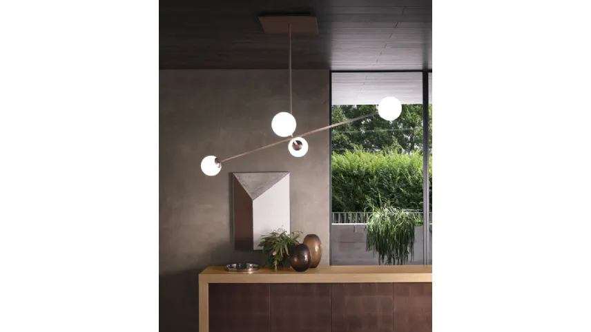 Lampada a sospensione Meridian S4 in metallo con 4 globi in vetro bianco satinato di Riflessi