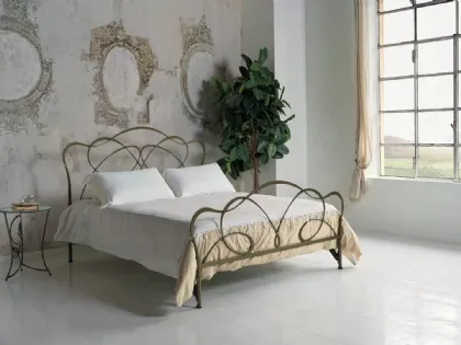 Letto in ferro battuto con testiera Fantasy di Bontempi