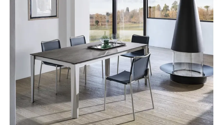 Sedia Shape in cuoio di Bontempi
