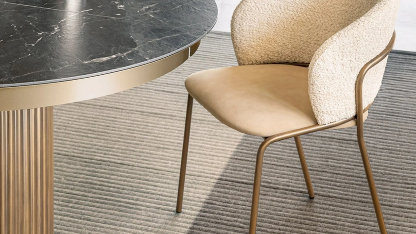 Sedia Vela in tessuto imbottito di Riflessi