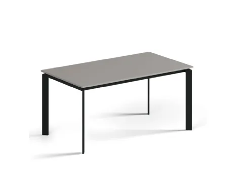 Tavolo allungabile con piano in laminato e struttura in metallo brunito Daniel di Orme