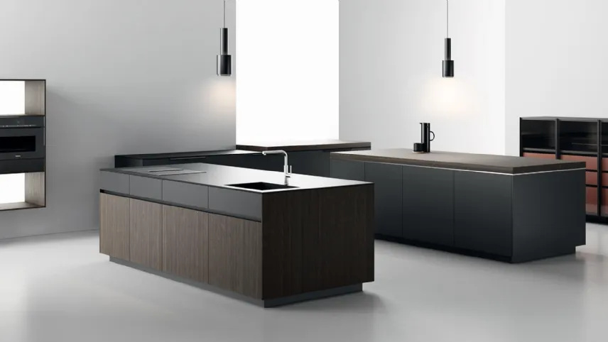 Cucina Design con penisola Sistemi 4|1|3 in rovere moro e laccato satinato di Copat Life