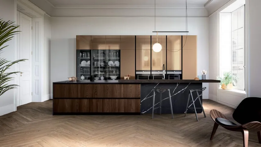 Cucina Design con isola Yota composizione 03 in finitura rovere thermo e laccato metallo liquido bronzo di Armony