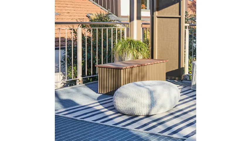 Pouf da giardino in polipropilene con base in metallo Dound Donut di Leolori