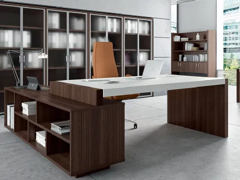 Scrivania Direzionale Forma finitura Samui con Piano Bianco e Servente di Compir